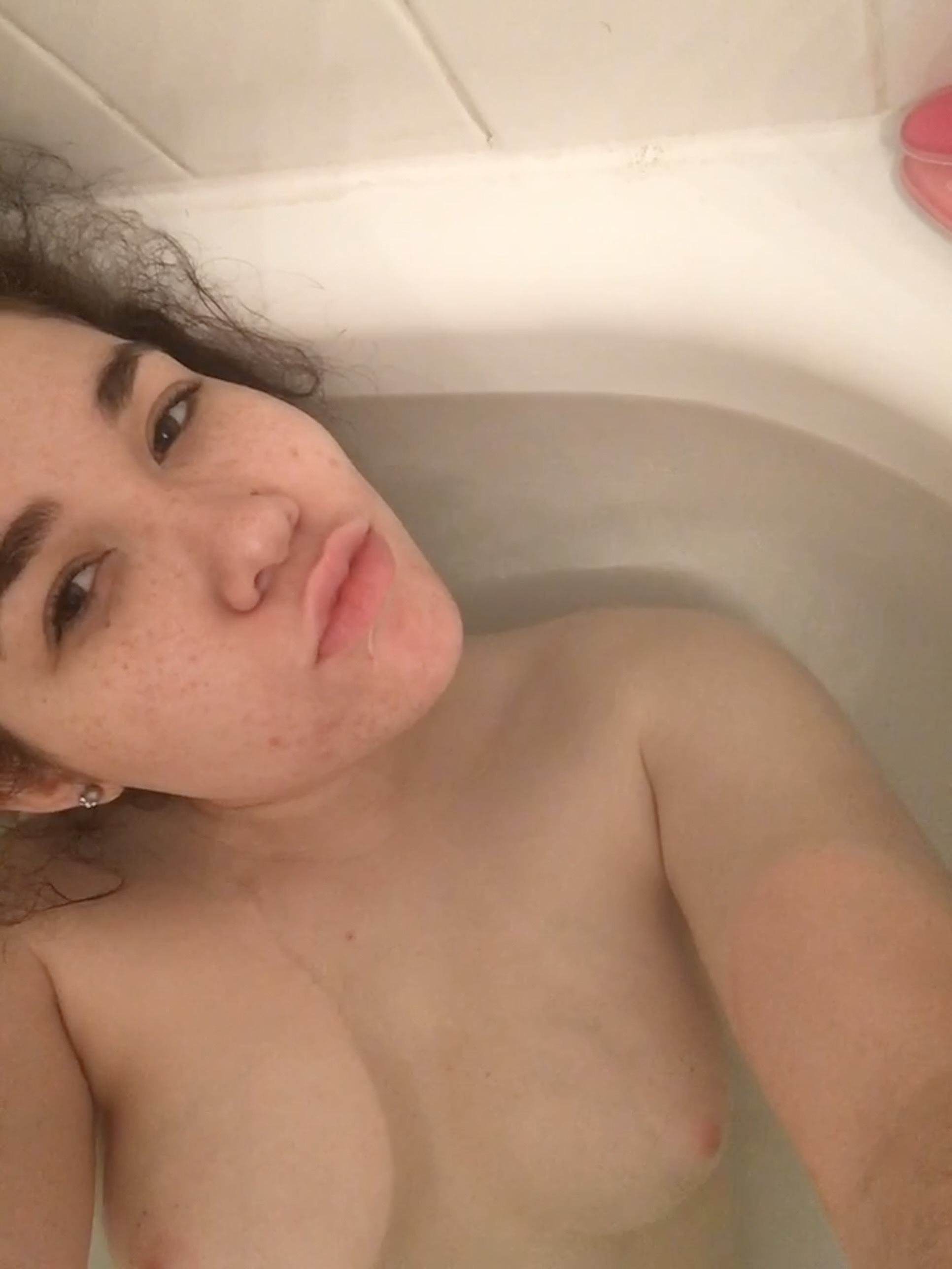19 yo Jules showing off her sexy body 