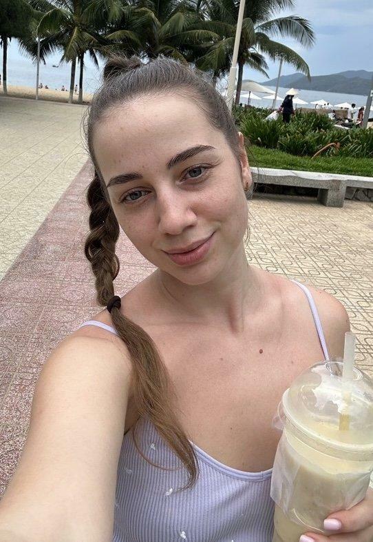 Sweet Ulya taking a selfie