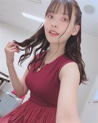Sumire Uesaka taking a selfie