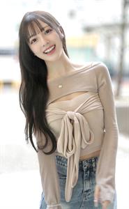 Akari Yura