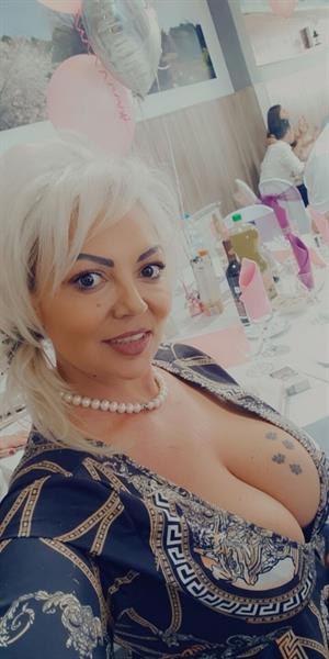ALINA LAZAR