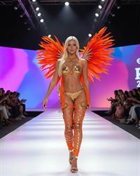 Kaddy Reeves strutting her stuff