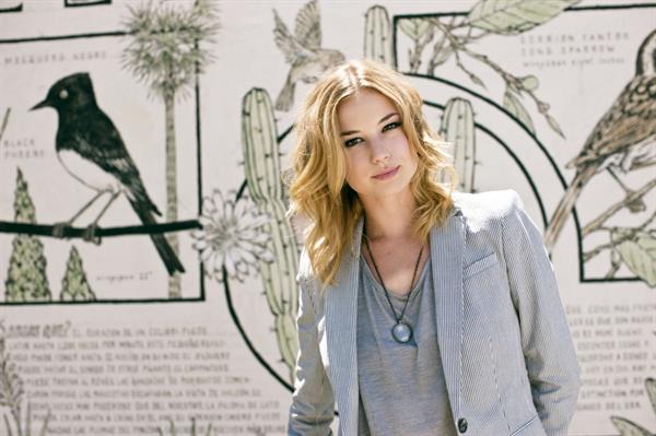 Emily VanCamp