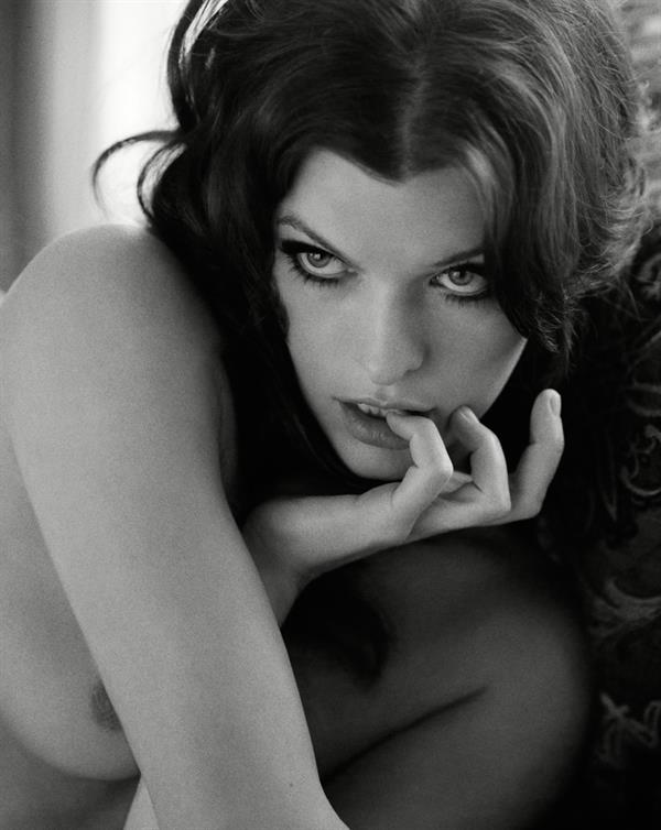 Milla Jovovich - breasts