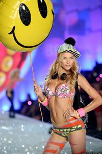 Jessica Hart in lingerie