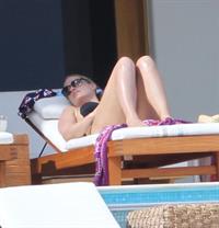 Molly Sims Bikini Pictures Molly Sims in a bikini