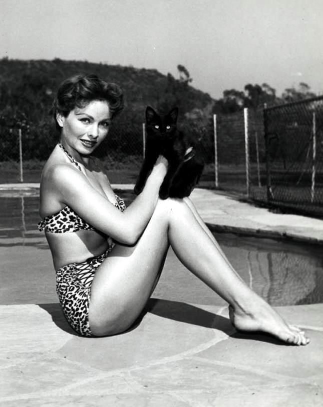Jeanne Crain in a bikini