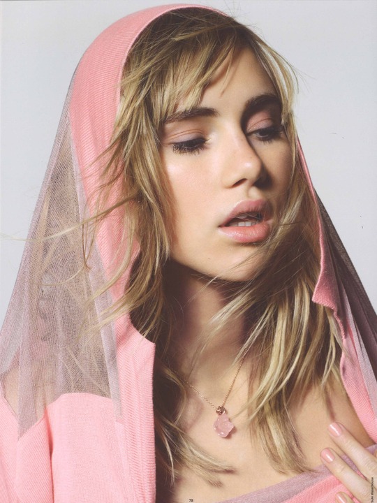 Suki Waterhouse