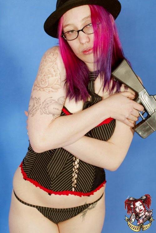 Zoe Quinn in lingerie