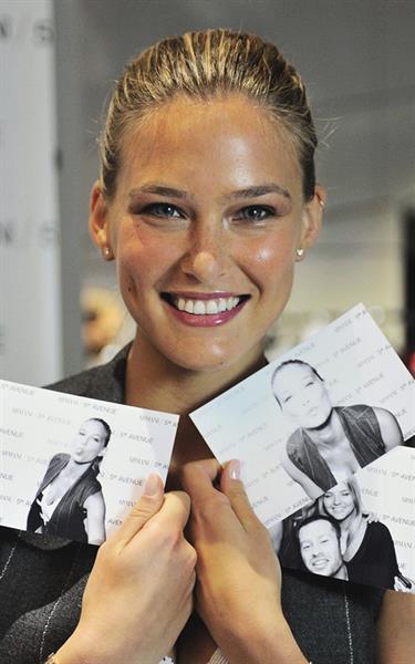 Bar Refaeli