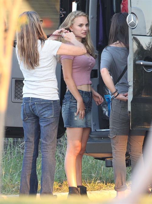 Natalie Portman On The Set Of Terrence Malick Film In Austin (10/10/12) 