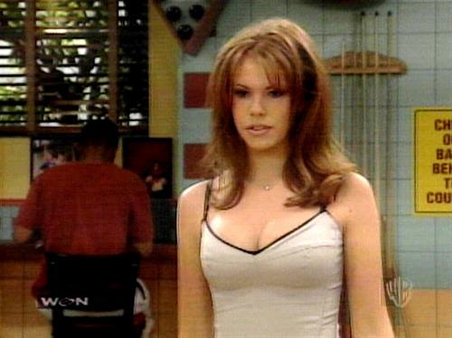 Nikki Cox